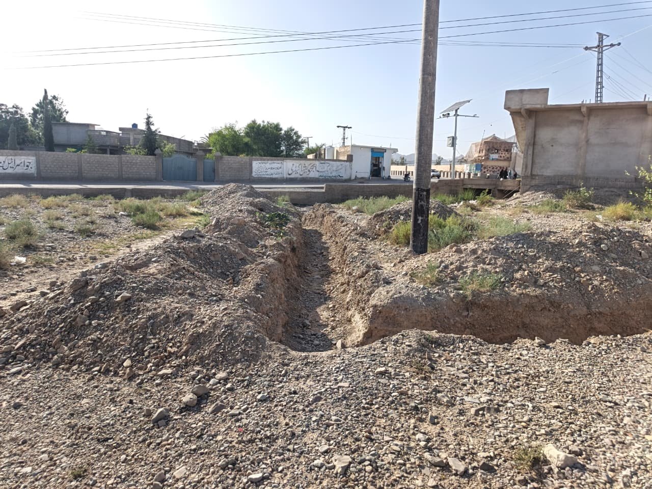 Excavated boundary alignment